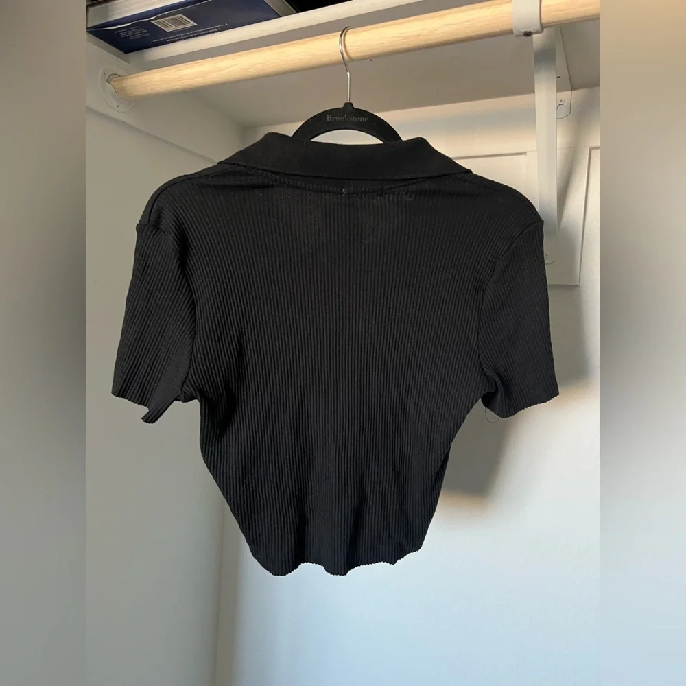 Black Top - Picture 2 of 3